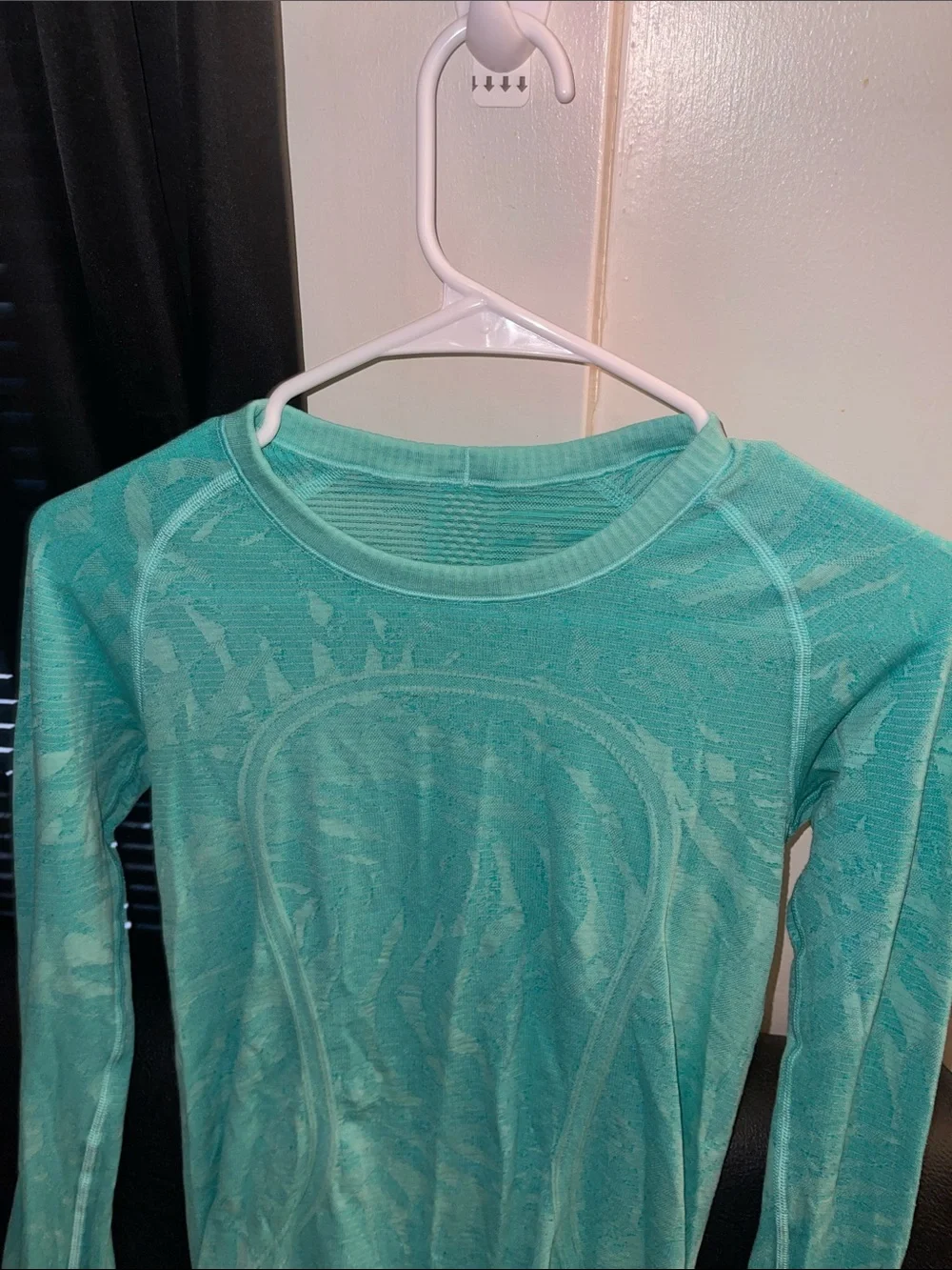 LULULEMON SEAWHEEZE SWIFTLY TECH LS CREW HEATHERED BALI BREEZE SIZE 6